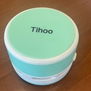 Tihoo Mini Portable Vacuum in Mint